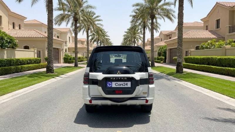 2020 Mitsubishi Pajero thumbnail 3