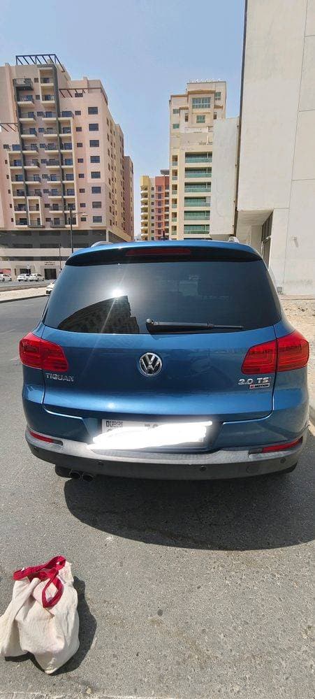 2016 Volkswagen Tiguan thumbnail 2