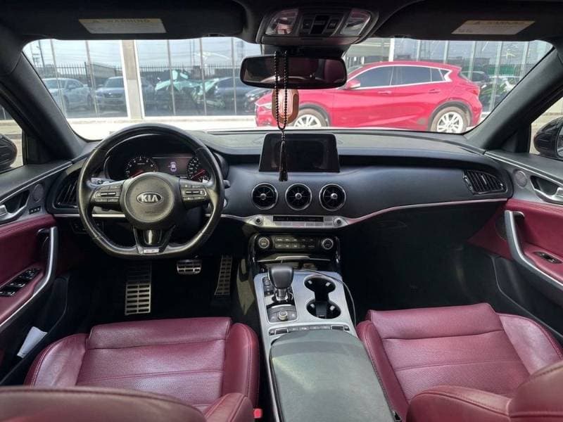 2019 Kia Stinger thumbnail 4
