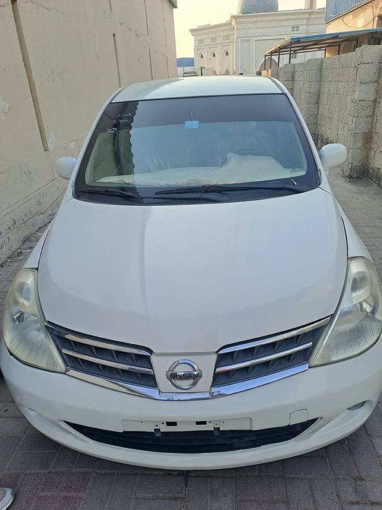 2008 Nissan Tiida thumbnail 2