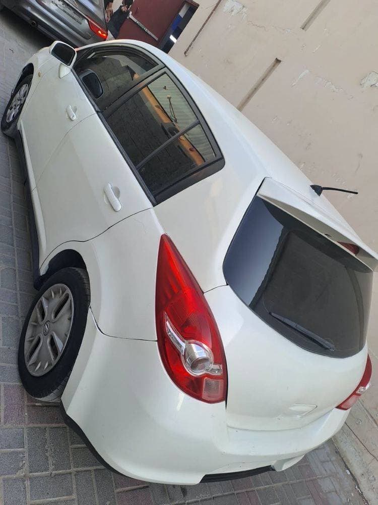 2008 Nissan Tiida thumbnail 4