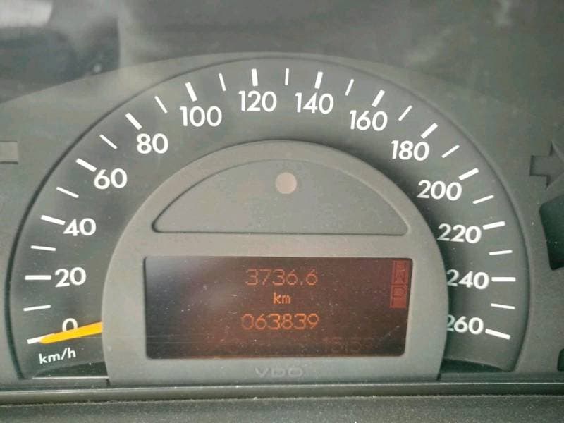 2004 Mercedes-Benz C-Class thumbnail 3