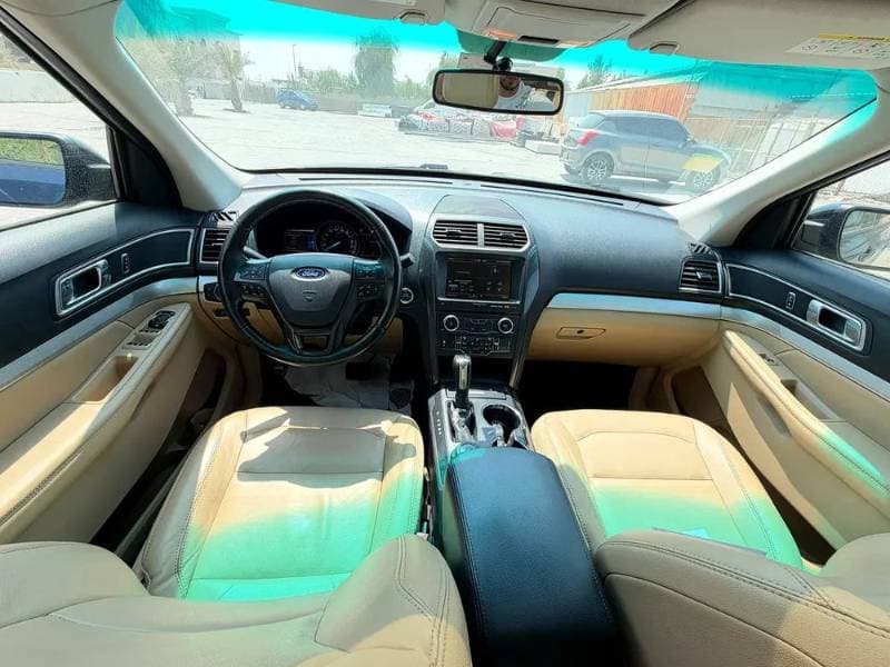 2016 Ford Explorer thumbnail 2