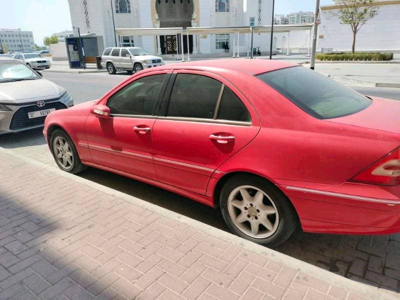 2004 Mercedes-Benz C-Class thumbnail 2