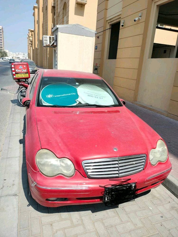 2004 Mercedes-Benz C-Class thumbnail 4