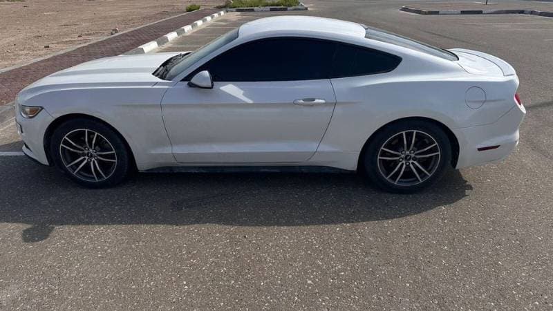 2017 Ford Mustang thumbnail 3