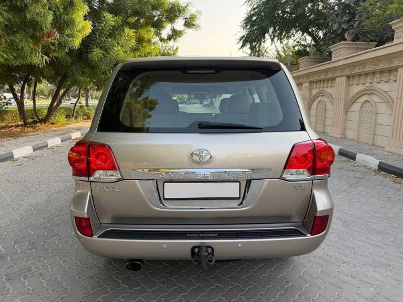 2012 Toyota Land Cruiser thumbnail 3