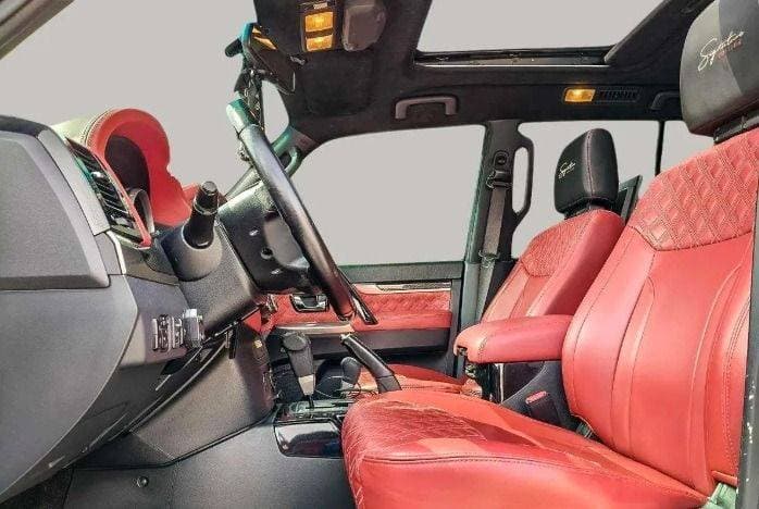 2019 Mitsubishi Pajero thumbnail 3