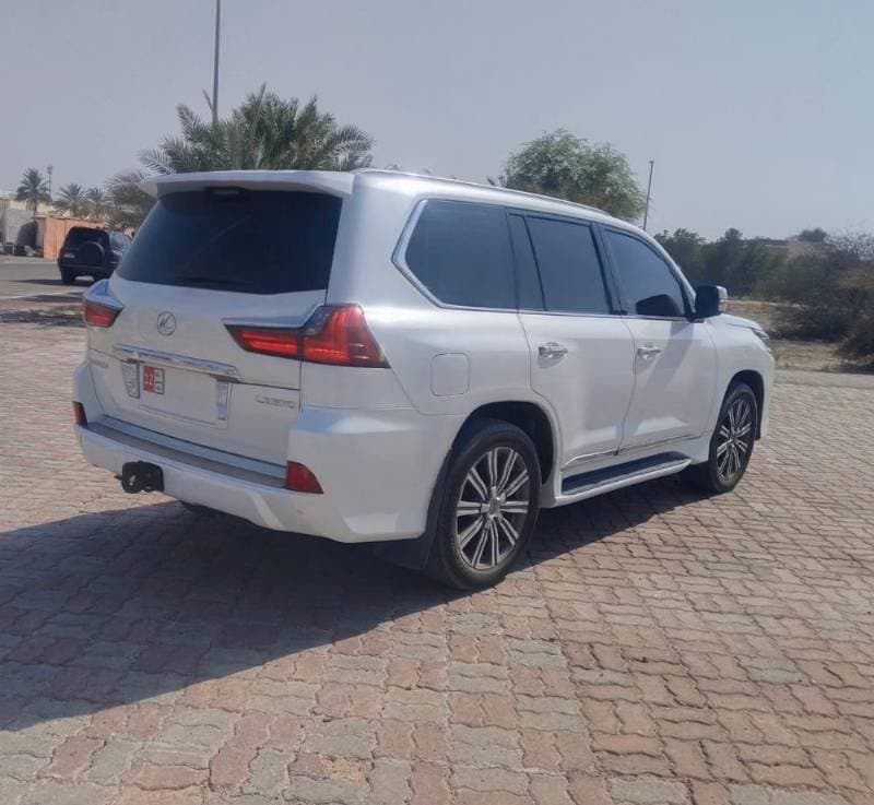 2017 Lexus LX thumbnail 5