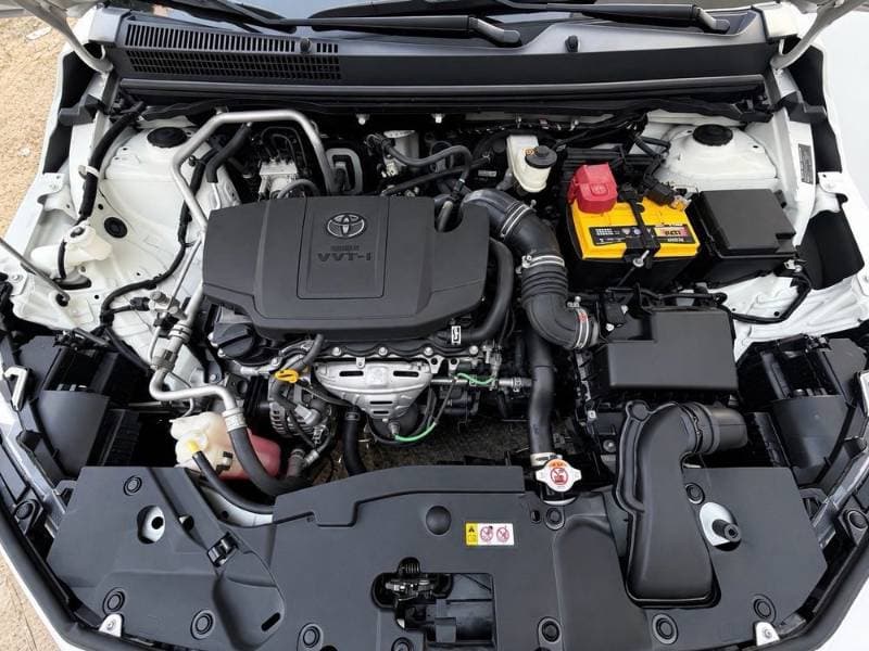 2024 Toyota Yaris thumbnail 3