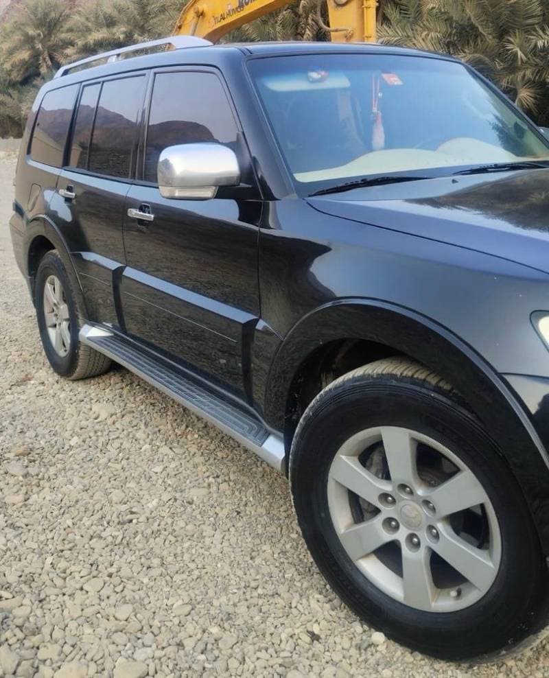 2008 Mitsubishi Pajero thumbnail 3