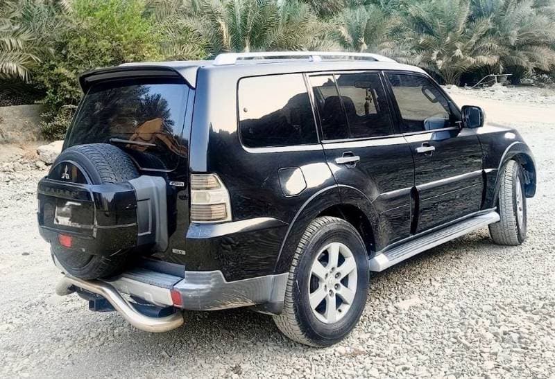 2008 Mitsubishi Pajero thumbnail 4