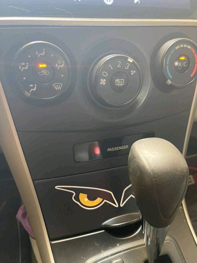 2011 Toyota Corolla thumbnail 2