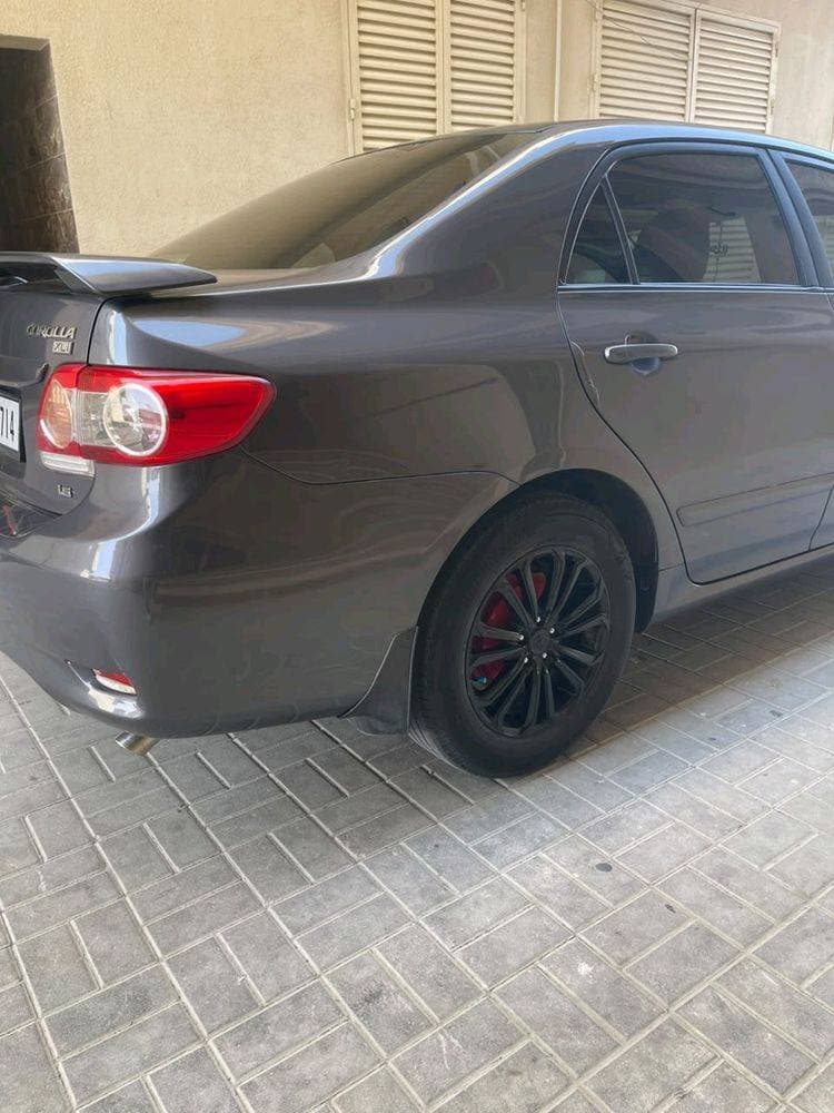 2011 Toyota Corolla thumbnail 3