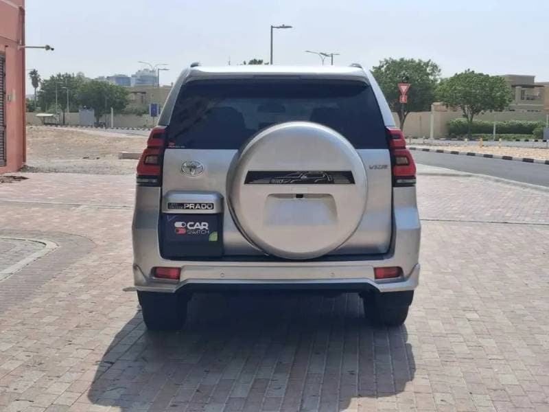 2022 Toyota Land Cruiser Prado thumbnail 6