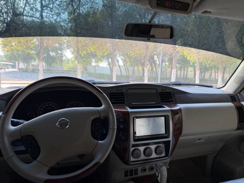 2009 Nissan Patrol Super Safari thumbnail 5