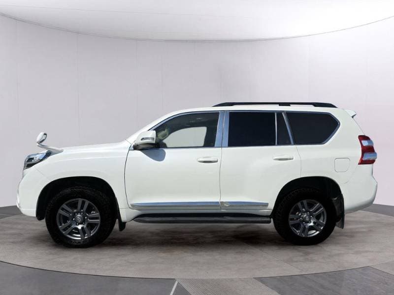 2013 Toyota Land Cruiser Prado thumbnail 8