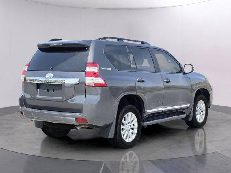 2017 Toyota Land Cruiser Prado thumbnail 4
