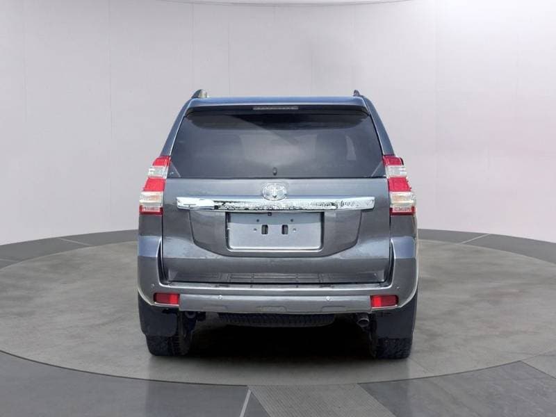 2017 Toyota Land Cruiser Prado thumbnail 5