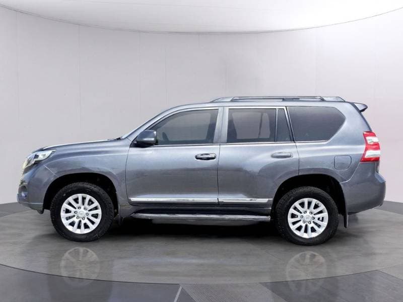 2017 Toyota Land Cruiser Prado thumbnail 8