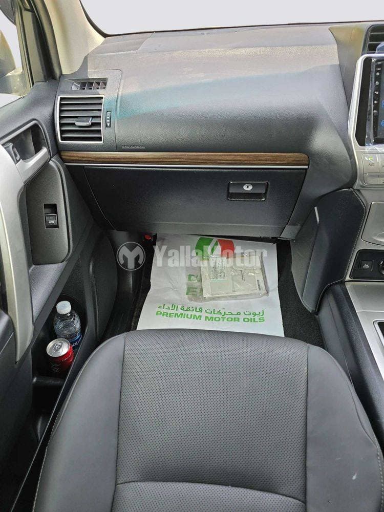 2021 Toyota Land Cruiser Prado thumbnail 4