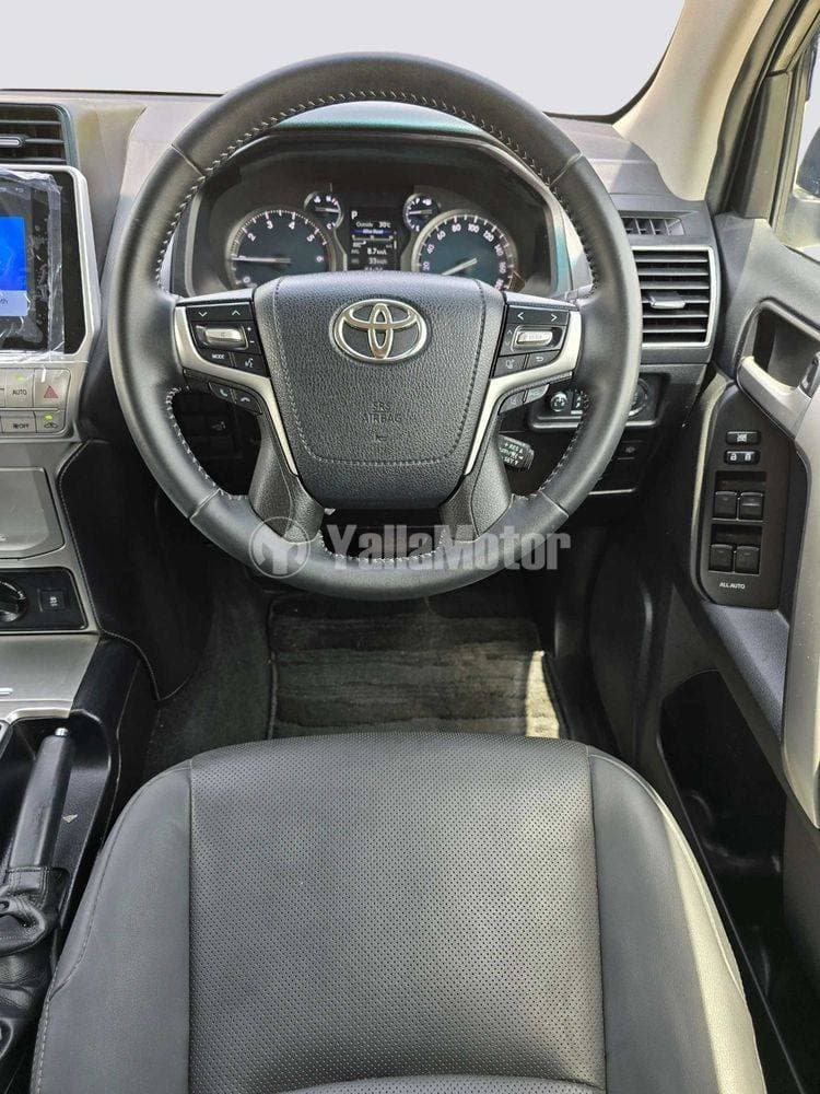 2021 Toyota Land Cruiser Prado thumbnail 6