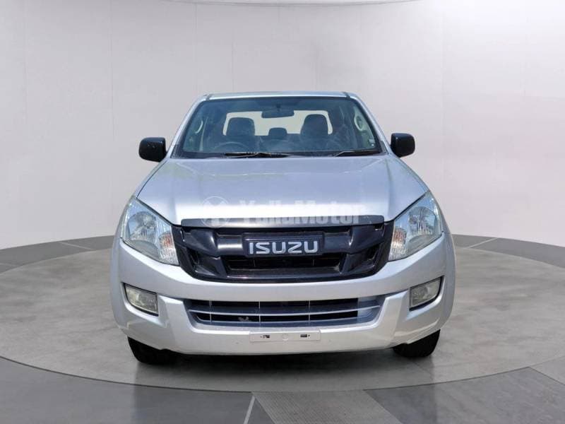 2015 Isuzu D-MAX thumbnail 2