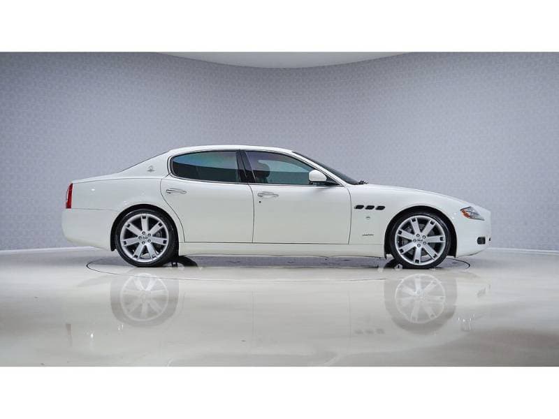 2012 Maserati Quattroporte thumbnail 3