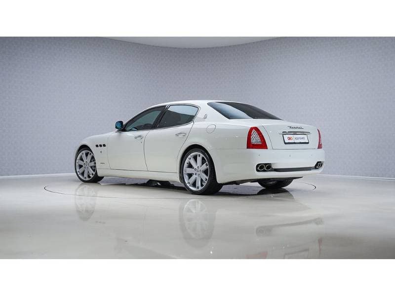 2012 Maserati Quattroporte thumbnail 2