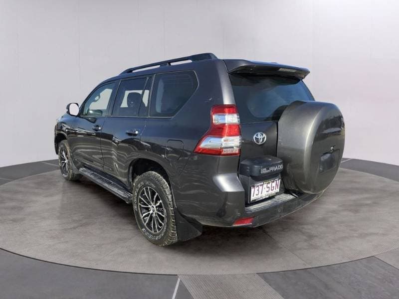 2012 Toyota Land Cruiser Prado thumbnail 6