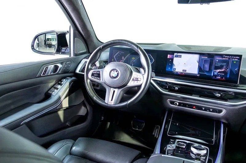 2023 BMW X7 thumbnail 7