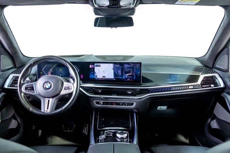 2023 BMW X7 thumbnail 8