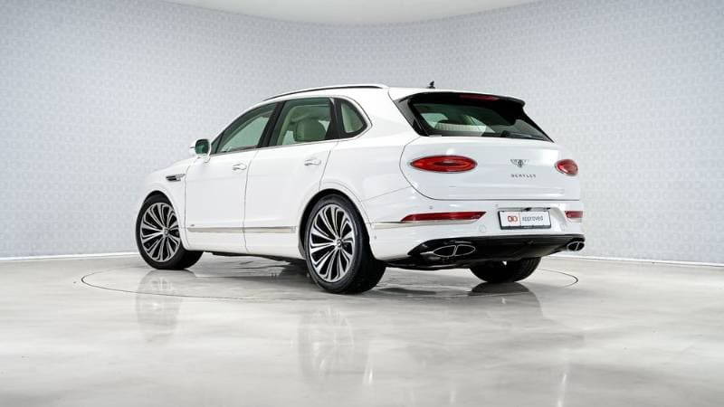 2021 Bentley Bentayga thumbnail 2