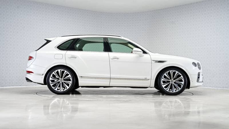 2021 Bentley Bentayga thumbnail 3