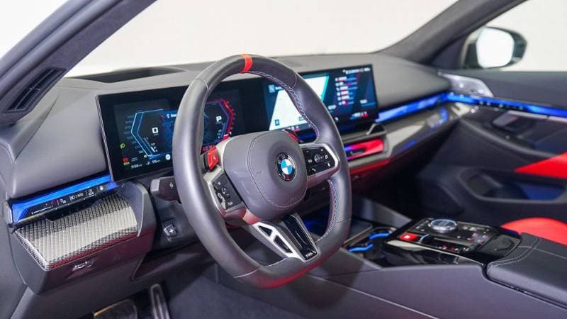 2025 BMW M5 Sedan thumbnail 4