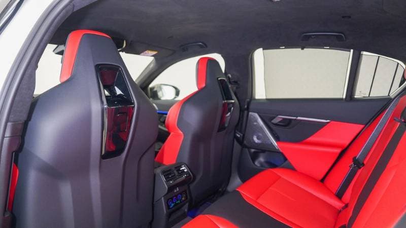 2025 BMW M5 Sedan thumbnail 5