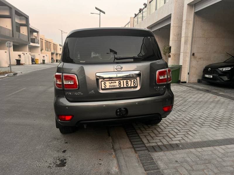 2017 Nissan Patrol thumbnail 3