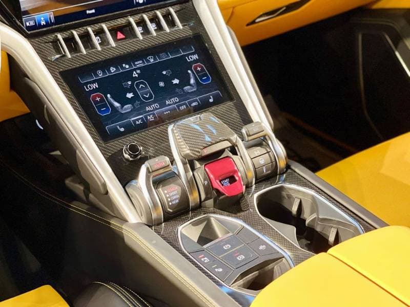 2022 Lamborghini Urus thumbnail 4