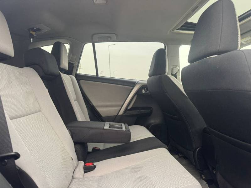 2018 Toyota Rav4 thumbnail 5