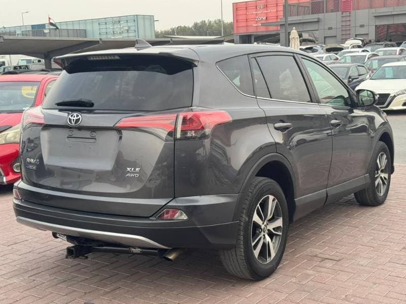 2018 Toyota Rav4 thumbnail 6