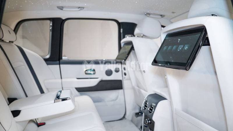 2025 Rolls Royce Cullinan thumbnail 7