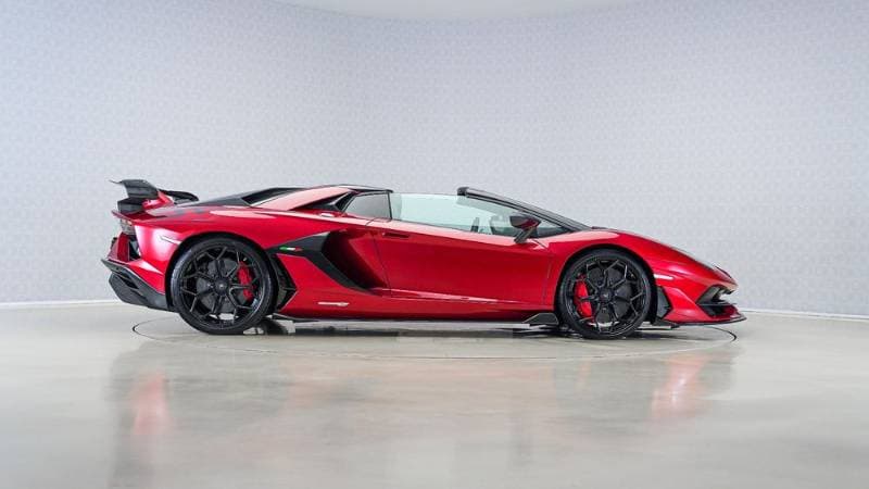 2021 Lamborghini Aventador thumbnail 3