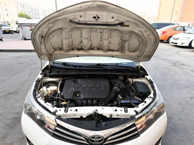 2017 Toyota Corolla thumbnail 3