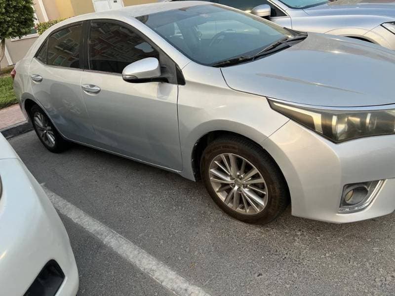 2015 Toyota Corolla thumbnail 3
