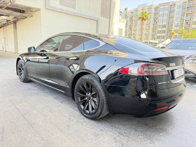 2017 Tesla Model S thumbnail 5