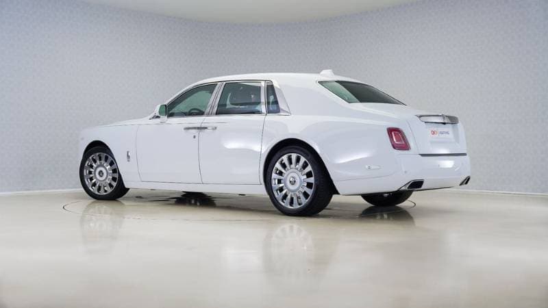 2019 Rolls Royce Phantom thumbnail 2