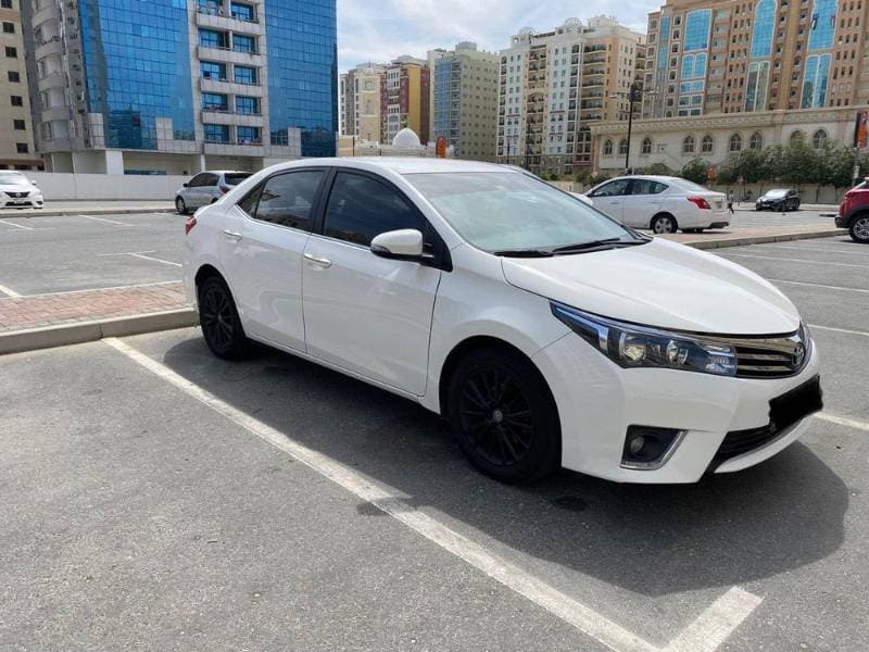 2015 Toyota Corolla thumbnail 2