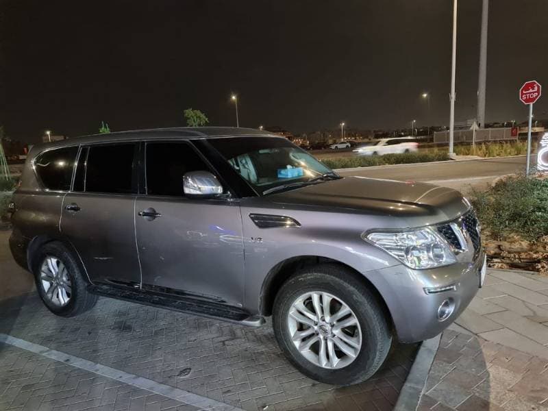 2013 Nissan Patrol thumbnail 3