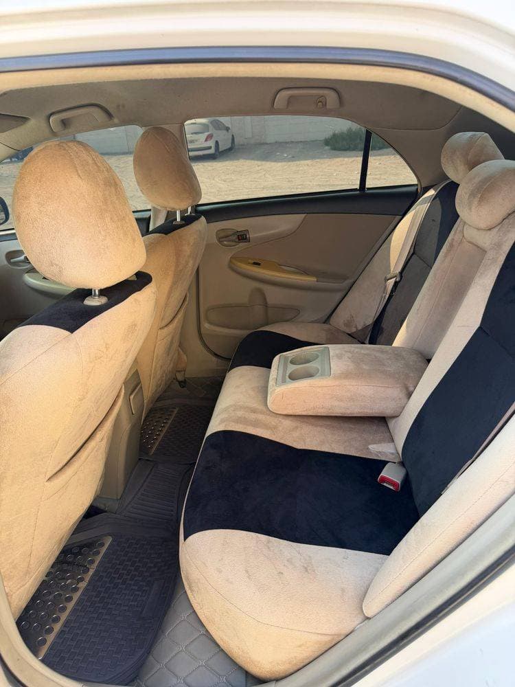2013 Toyota Corolla thumbnail 3
