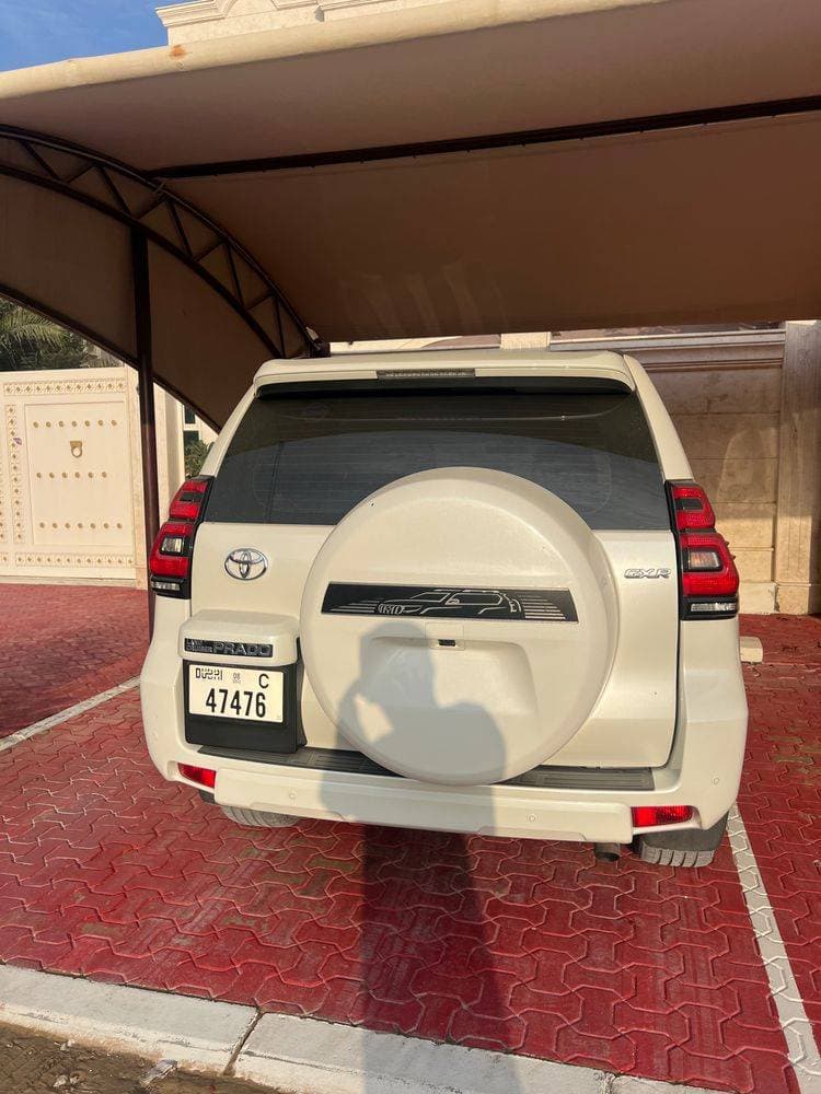 2022 Toyota Land Cruiser Prado thumbnail 3